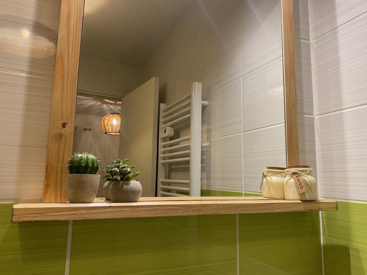 Exceptionnel ! Superbe Appartement Refait A Neuf En Rez-De-Chaussee Avec Parking Prive กัสทร์ ภายนอก รูปภาพ